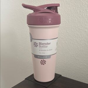 BlenderBottle Strada Sleek Insulated Shaker